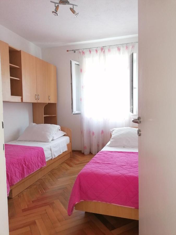 La Petite Maison Splitska Extérieur photo